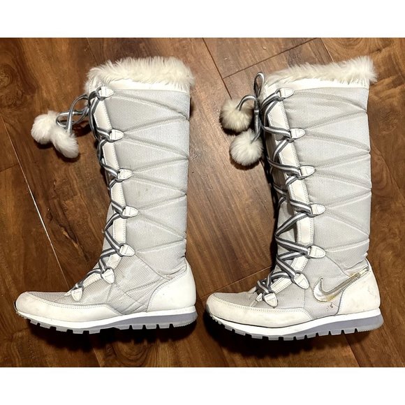 NIKE White Cream Tall Faux Fur Pom Pom Snow Winter Boots Women - Size 6.5 - Picture 9 of 10